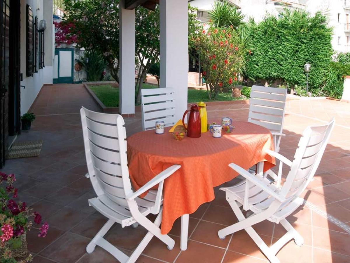 אגרופולי B&B Hibiscus מראה חיצוני תמונה