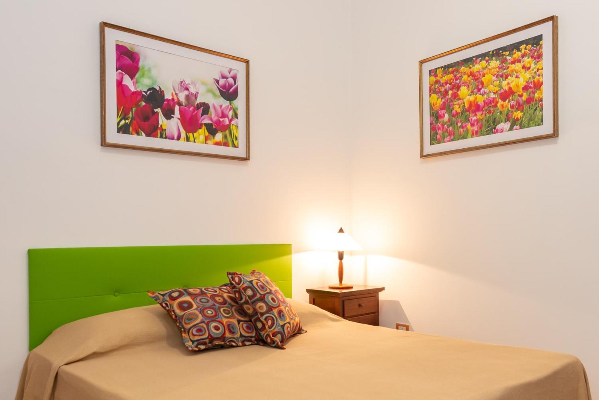 אגרופולי B&B Hibiscus מראה חיצוני תמונה